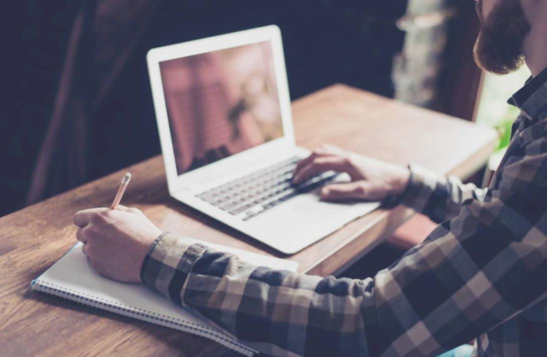 Digitale Lernlösungen als Antwort auf wirtschaftliche Herausforderungen