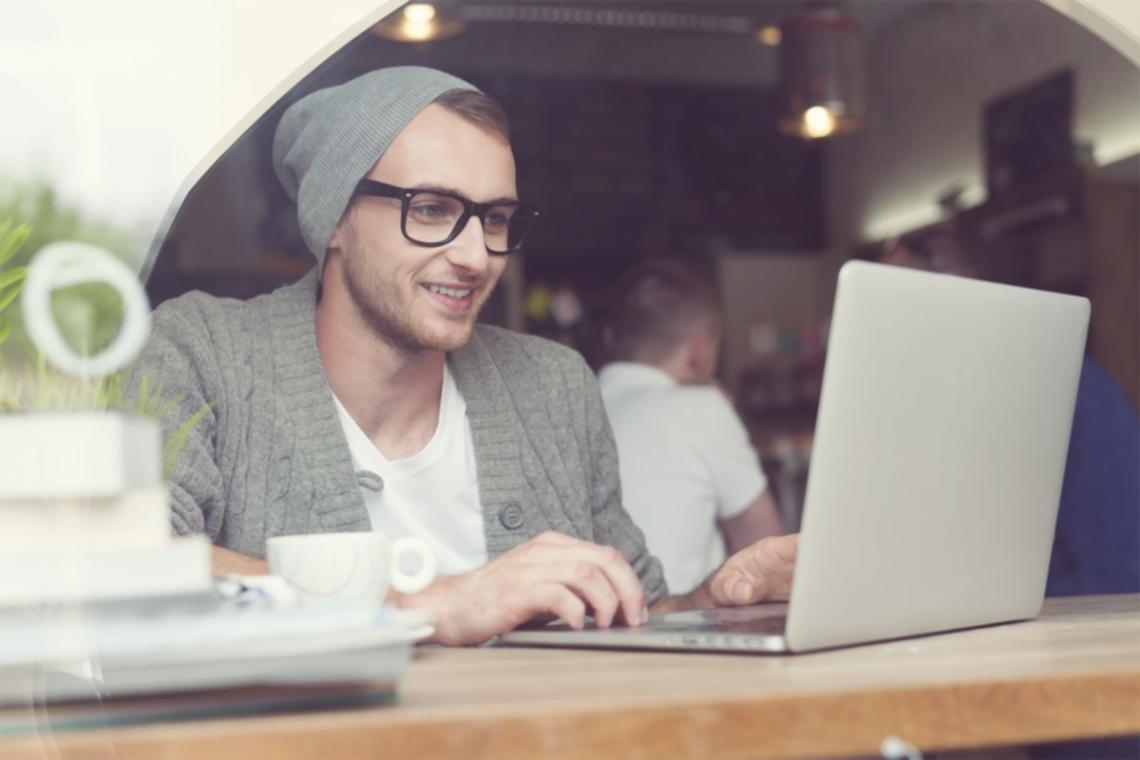 Moderne digitale Bildungsplattform mit strukturierten Kursinhalten